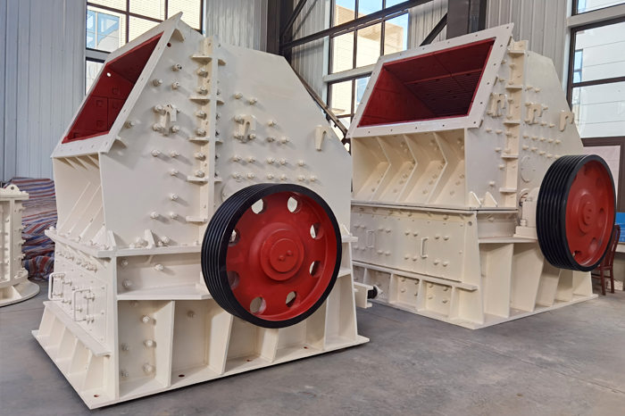Is it better to choose a counterattack crusher or a cone crusher for crushing stones?